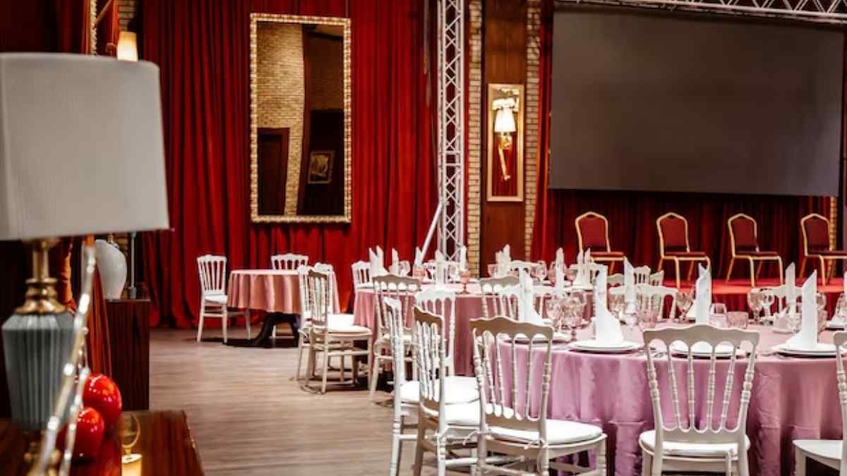 Start a Dinner Theatre